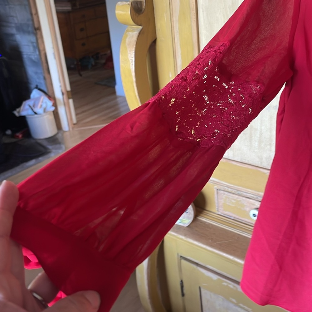 Red blouse - Picture 2 of 5
